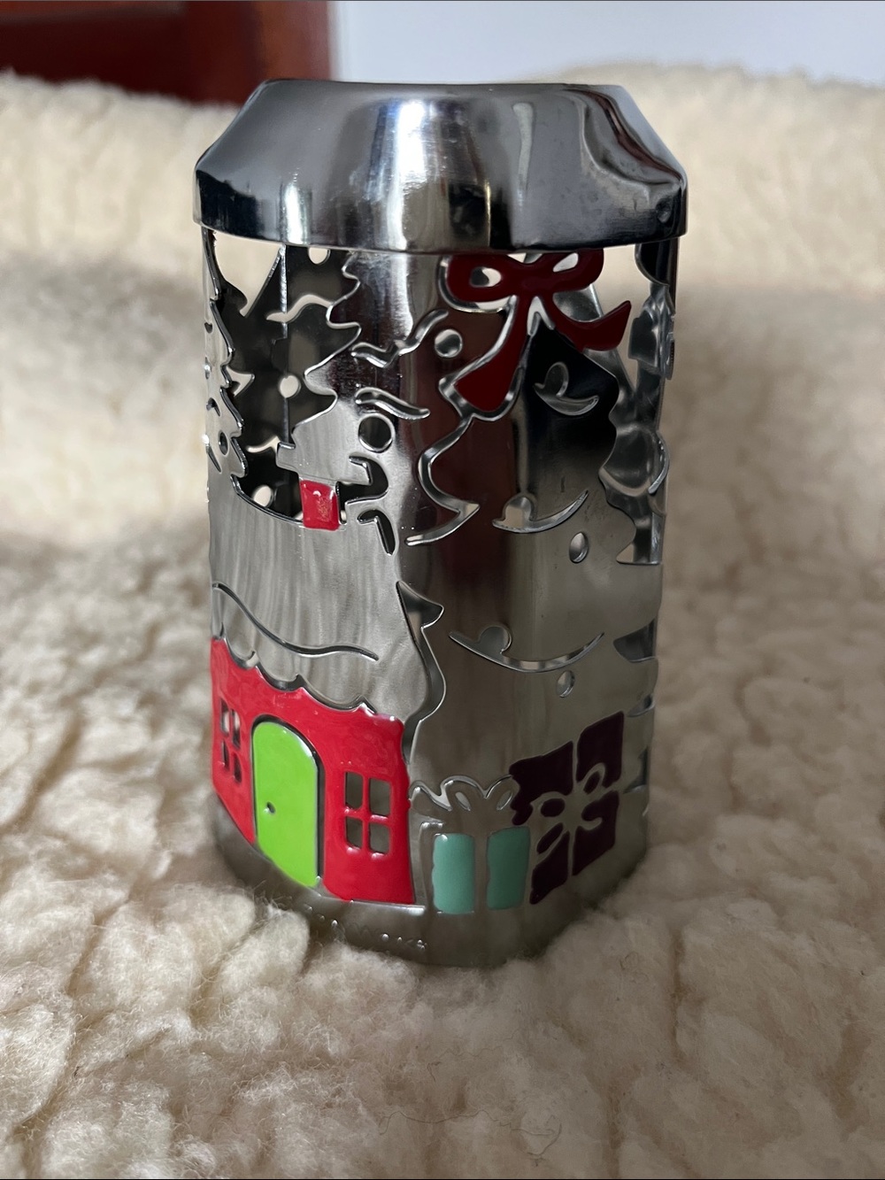 Bath  &  bodywork Holiday Metal Candle Holder with Colorful House and Gifts